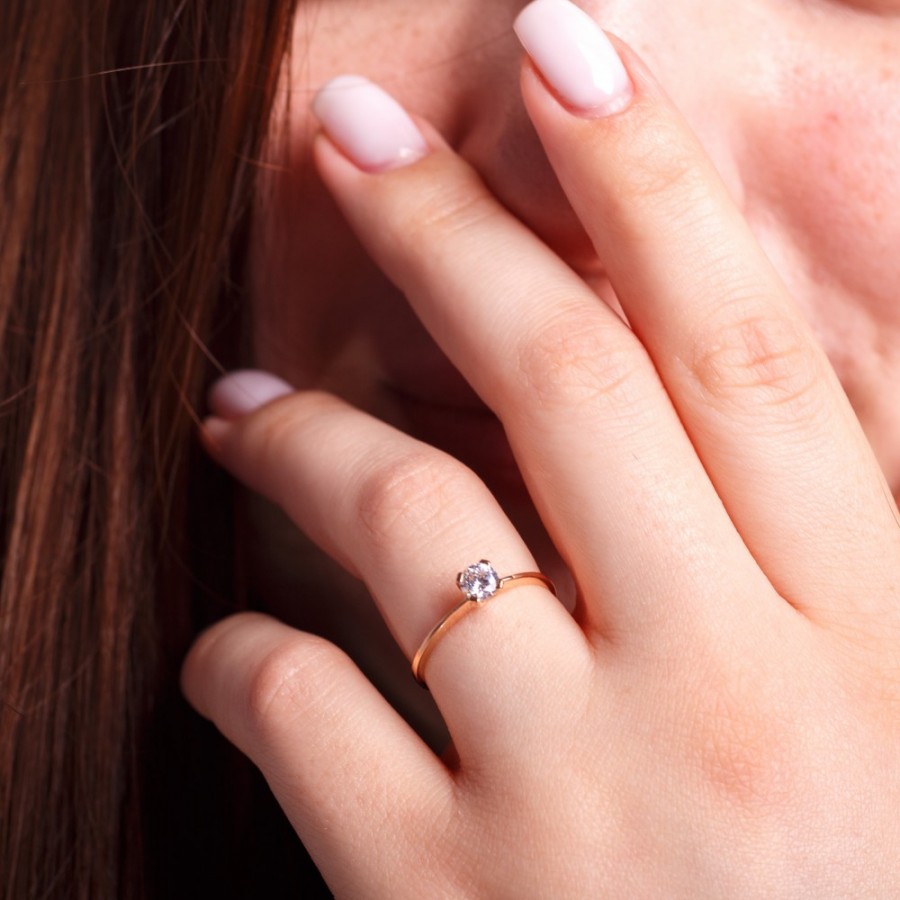 Золотое помолвочное кольцо с фианитом К1913