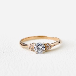 Золотое помолвочное кольцо с фианитами К1852