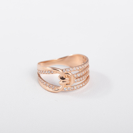 Золотое кольцо широкое «Бантик» с фианитами К1890