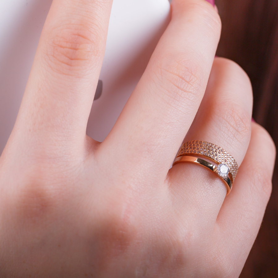 Помолвочное кольцо из золота с фианитами К1618