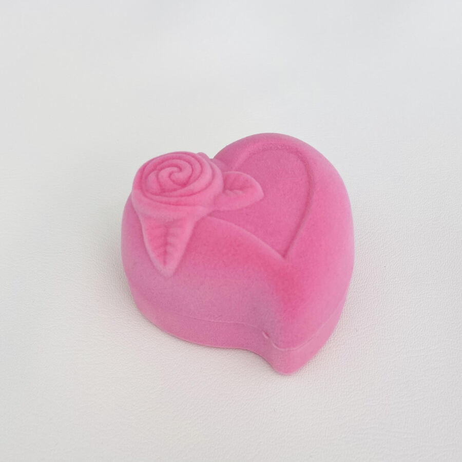 Футляр сердце для кольца розовый бархатный ml-157