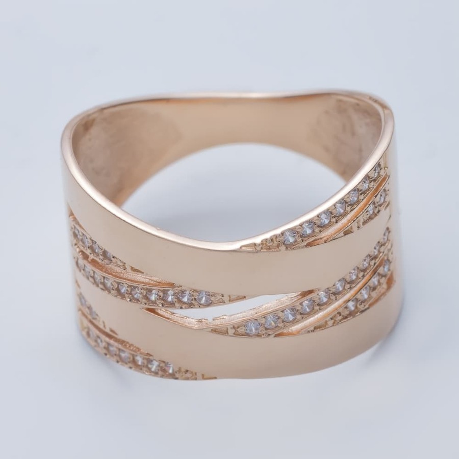 Широкое золотое кольцо с камнями К1703