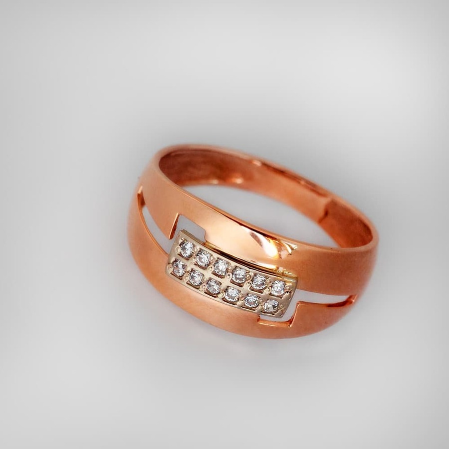 Золотое кольцо с фианитами. К1743