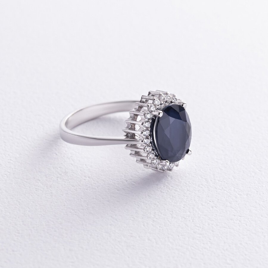 Серебряное кольцо с фианитами и синим сапфиром GS-01-134-3110