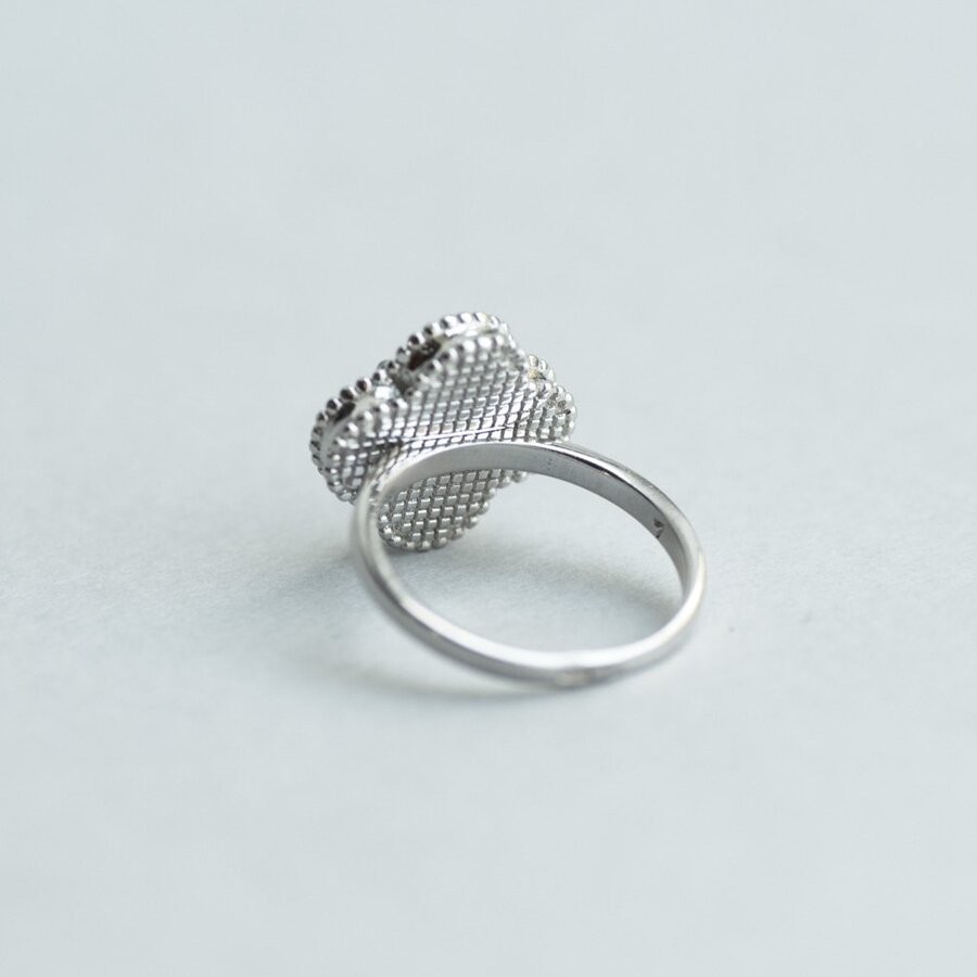 Серебряное кольцо "Клевер" с перламутром 111626