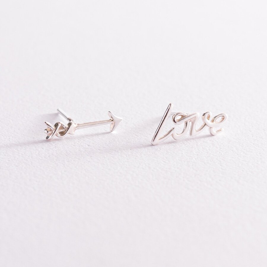 Сережки - пусети "Love" в сріблі 123063