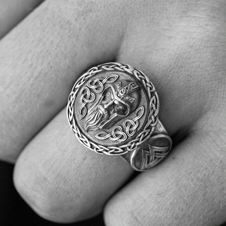 Чоловічий срібний перстень "Вікінг" 424