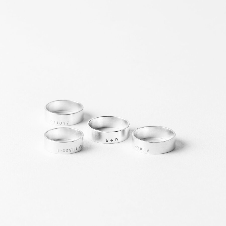Серебряное кольцо с гравировкой 112139г