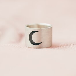 Серебряное кольцо с гравировкой "Луна" 112143лн