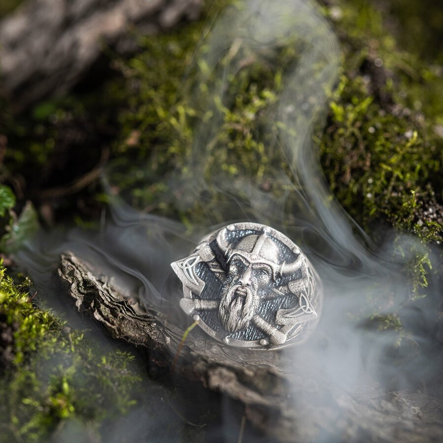 Чоловічий срібний перстень "Вікінг" 422