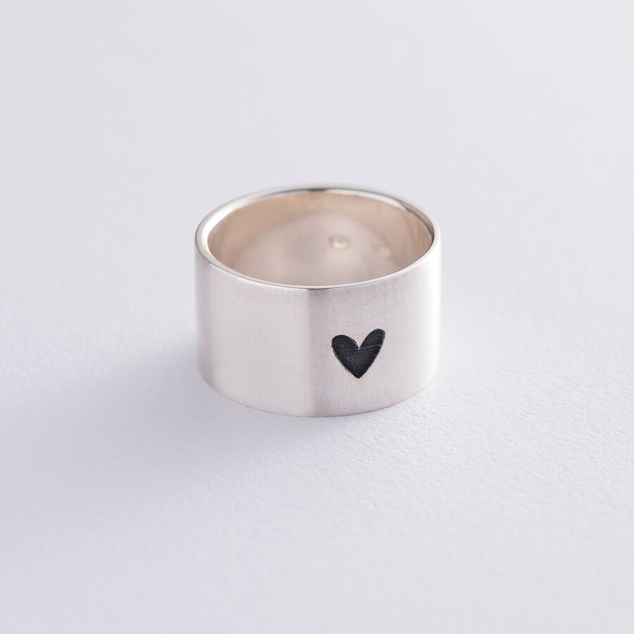 Серебряное кольцо с гравировкой "Сердце" 112143сер