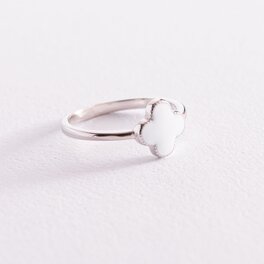 Серебряное кольцо "Клевер" (белая эмаль) 112622