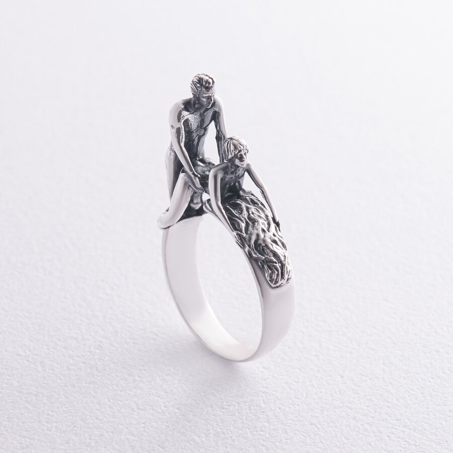 Серебряное кольцо "Искры любви" 112703