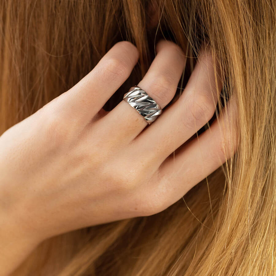 Широкое кольцо "Odette" в серебре 7100
