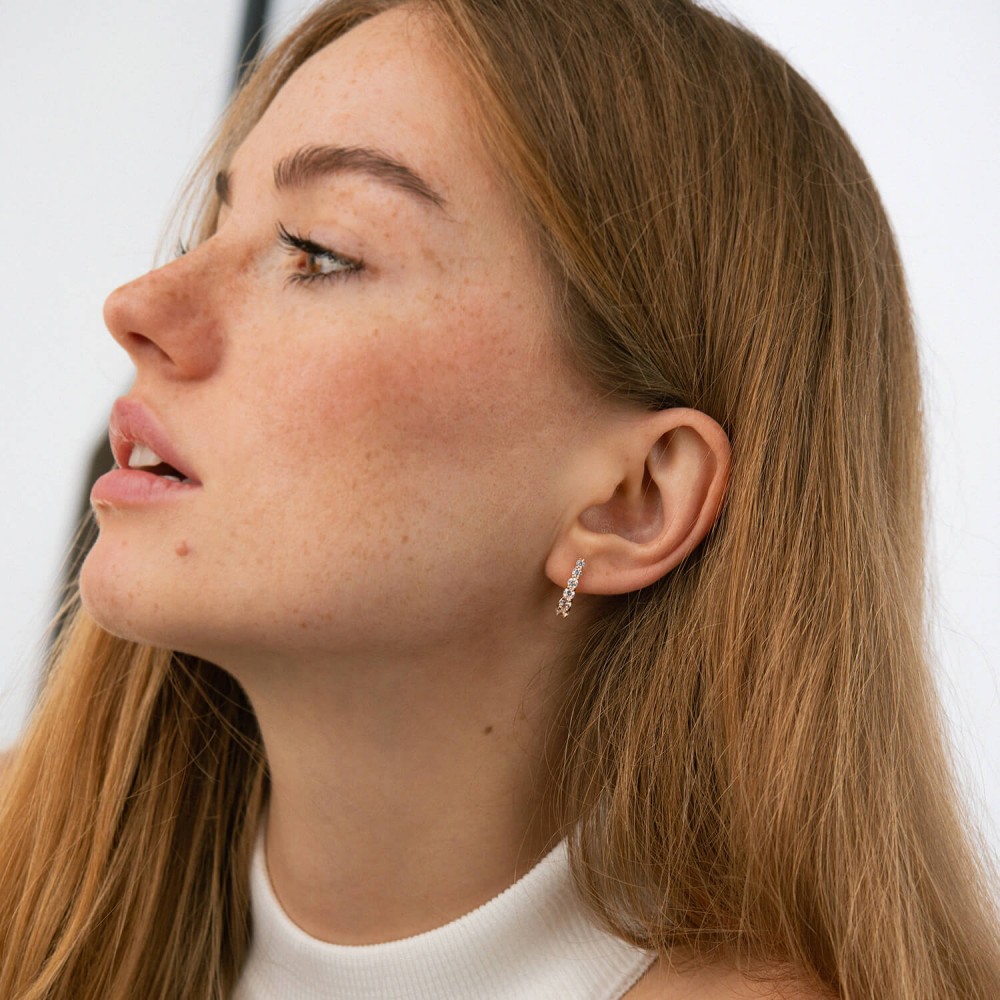 Золоті сережки з фіанітами с08909 Золоті сережки з фіанітами с08909