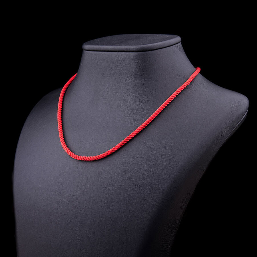 Шелковый красный шнурок с гладкой серебряной застежкой (3мм) 18203