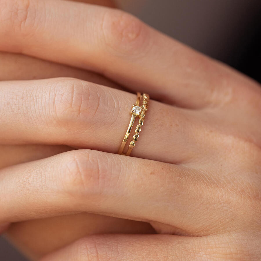 Золотое помолвочное кольцо c сердечками (фианит) к07586