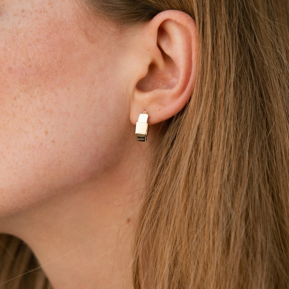 Сережки "Sandra" у жовтому золоті с09235 Сережки "Sandra" у жовтому золоті с09235