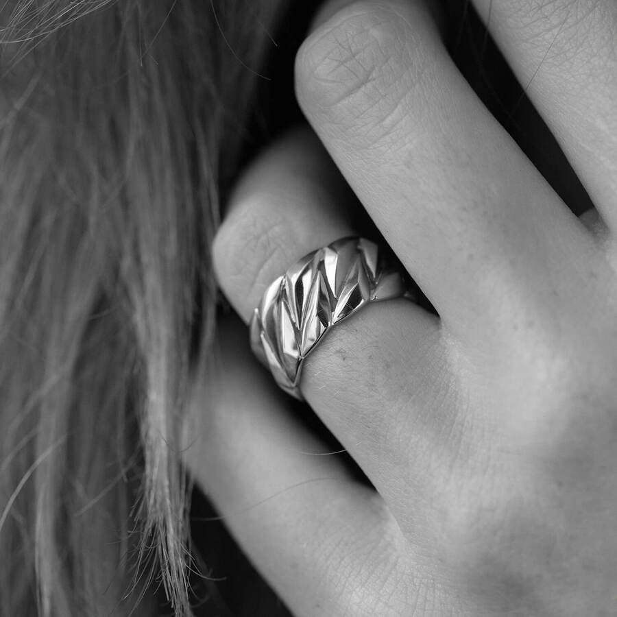 Широкое кольцо "Odette" в серебре 7100