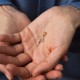 Золотой крестик "Распятие" с фианитами 2009000