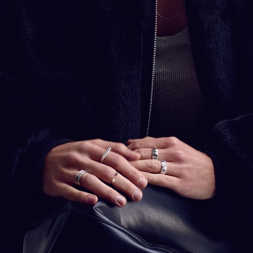 Каблучка в білому золоті (можливе гравіювання) к07452 Каблучка в білому золоті (можливе гравіювання) к07452