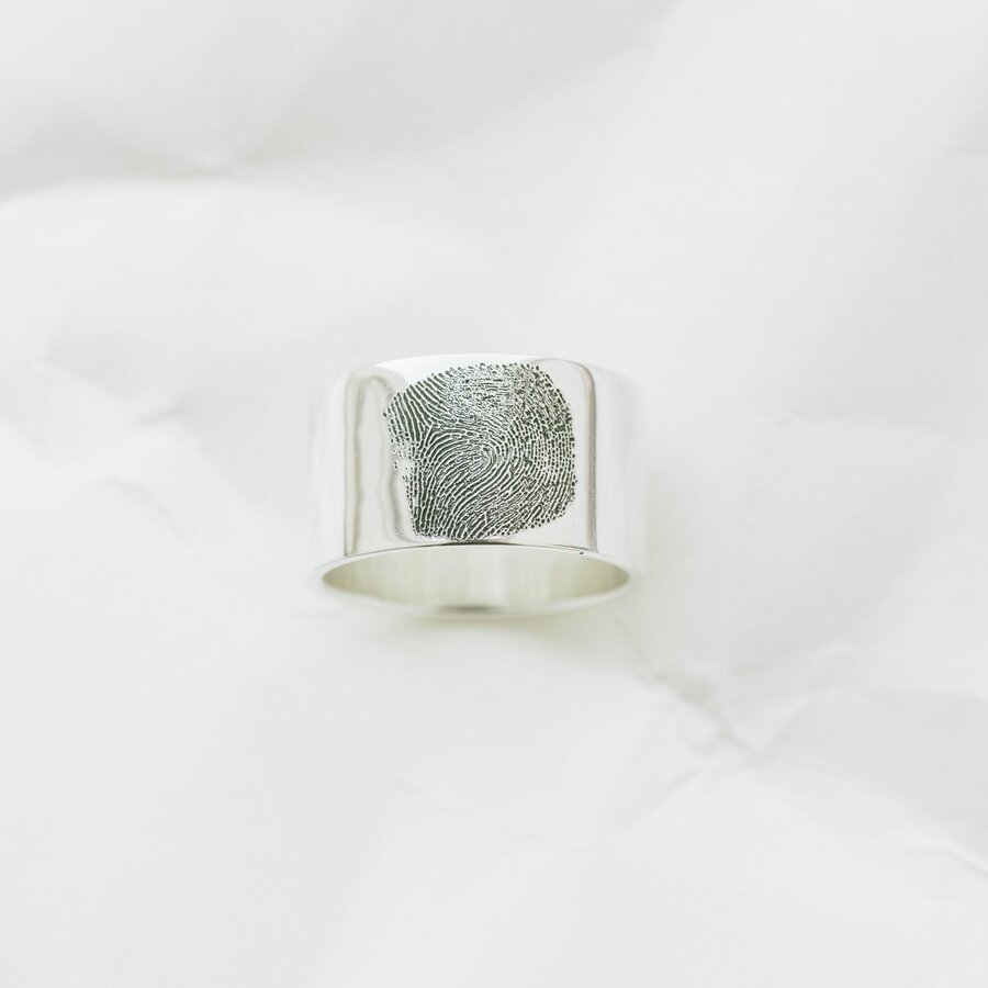 Серебряное кольцо с гравировкой "Отпечаток" 112143отп