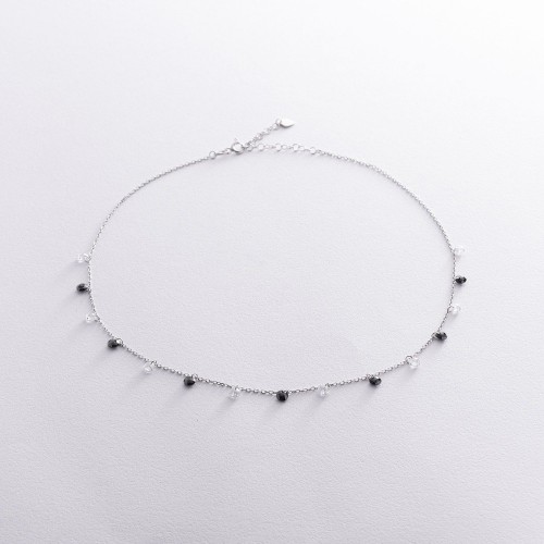 Серебряное колье с черными и белыми фианитами 181271